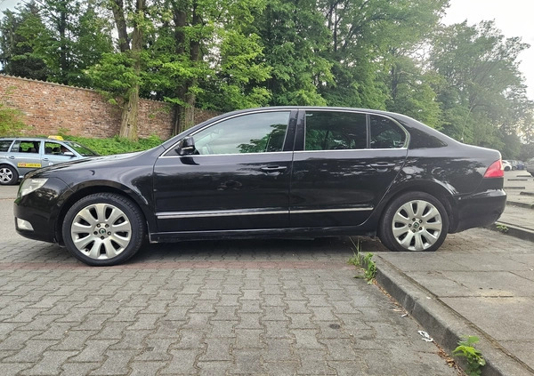 Skoda Superb cena 24900 przebieg: 288000, rok produkcji 2009 z Kraków małe 79